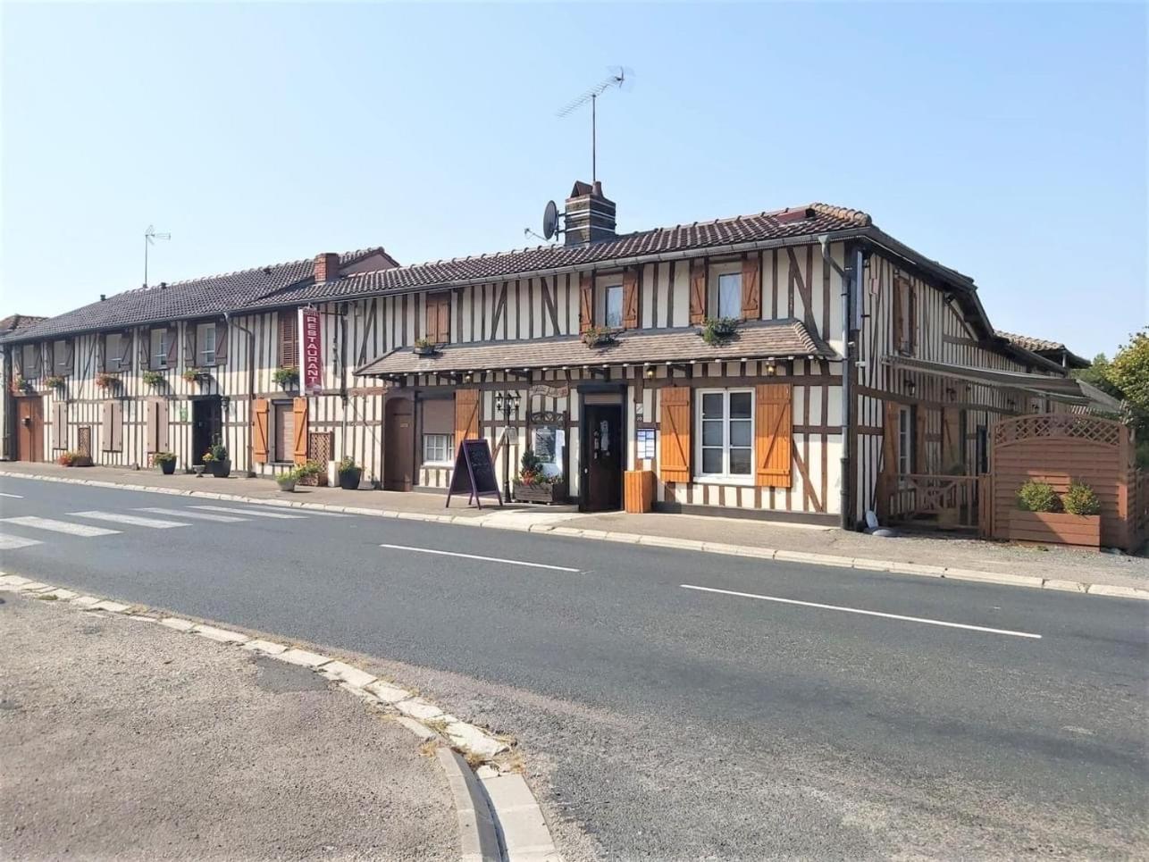 La Petite Auberge Chatelraould-Saint-Louvent Dış mekan fotoğraf